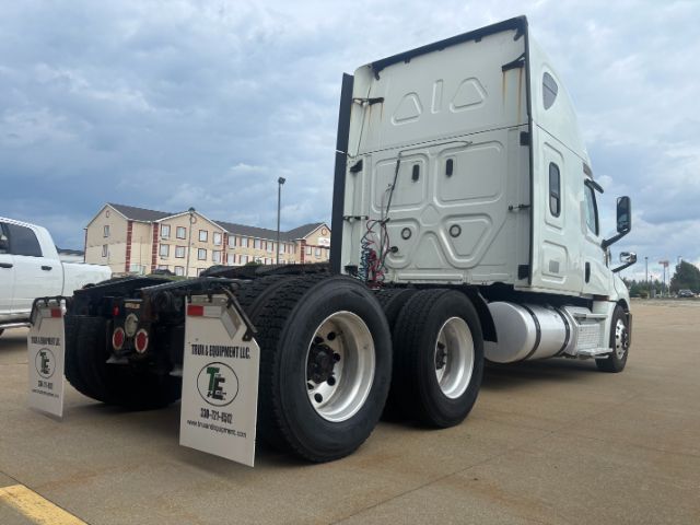 2019 Freightliner New Cascadia 126 . Seville OH