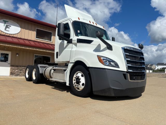 2019 Freightliner New Cascadia 126 .