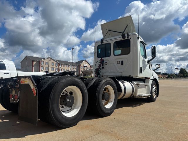 2019 Freightliner New Cascadia 126 . Seville OH