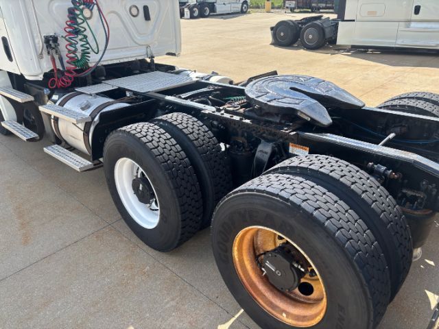 2019 Freightliner New Cascadia 126 . Seville OH
