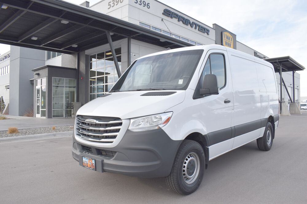 freightliner van dealer