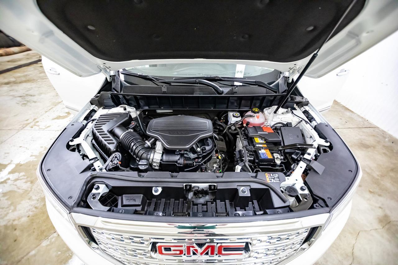 2019 GMC Acadia AWD Denali Leather Roof Nav BCam Red Deer AB