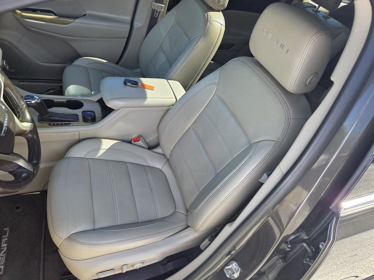 2019 GMC Acadia Denali Charlton MA