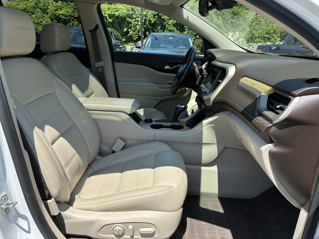 2019 GMC Acadia Denali Charlton MA