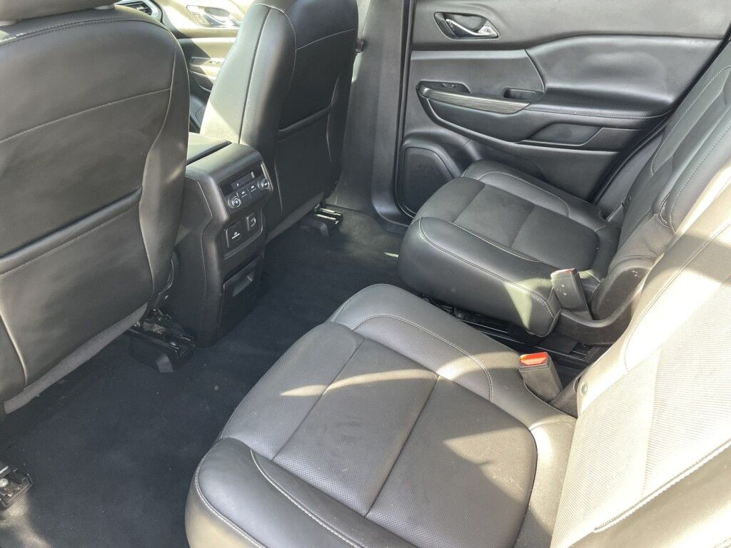 2019 GMC Acadia SLT4SA~CLEAN CARFAX~PACKAGE~AUTO START/STOP~BLACK EDITION PACKAGE~CHROME GRILLE~DRIVER ALERT PACKAGE~KEYLESS ENTRY~MAX TRAILERING PACKAGE~PREMIUM SOUND SYSTEM~REMOTE ENGINE START~THIRD ROW SEATING Sarasota FL