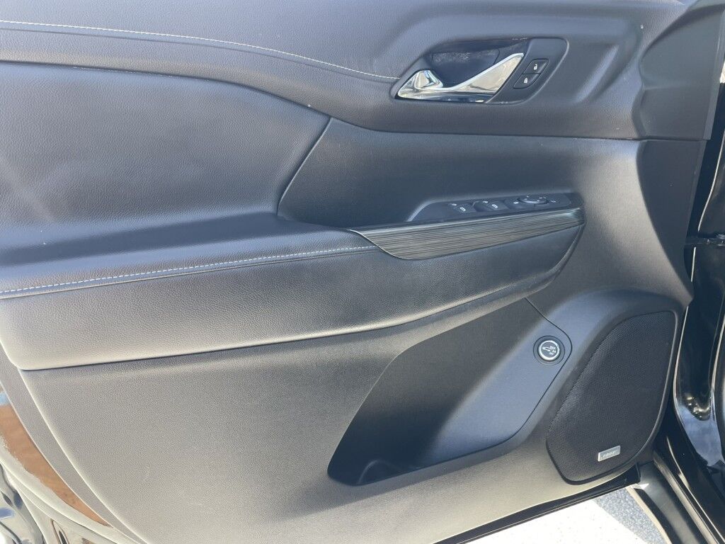 2019 GMC Acadia SLT4SA~CLEAN CARFAX~PACKAGE~AUTO START/STOP~BLACK EDITION PACKAGE~CHROME GRILLE~DRIVER ALERT PACKAGE~KEYLESS ENTRY~MAX TRAILERING PACKAGE~PREMIUM SOUND SYSTEM~REMOTE ENGINE START~THIRD ROW SEATING Sarasota FL