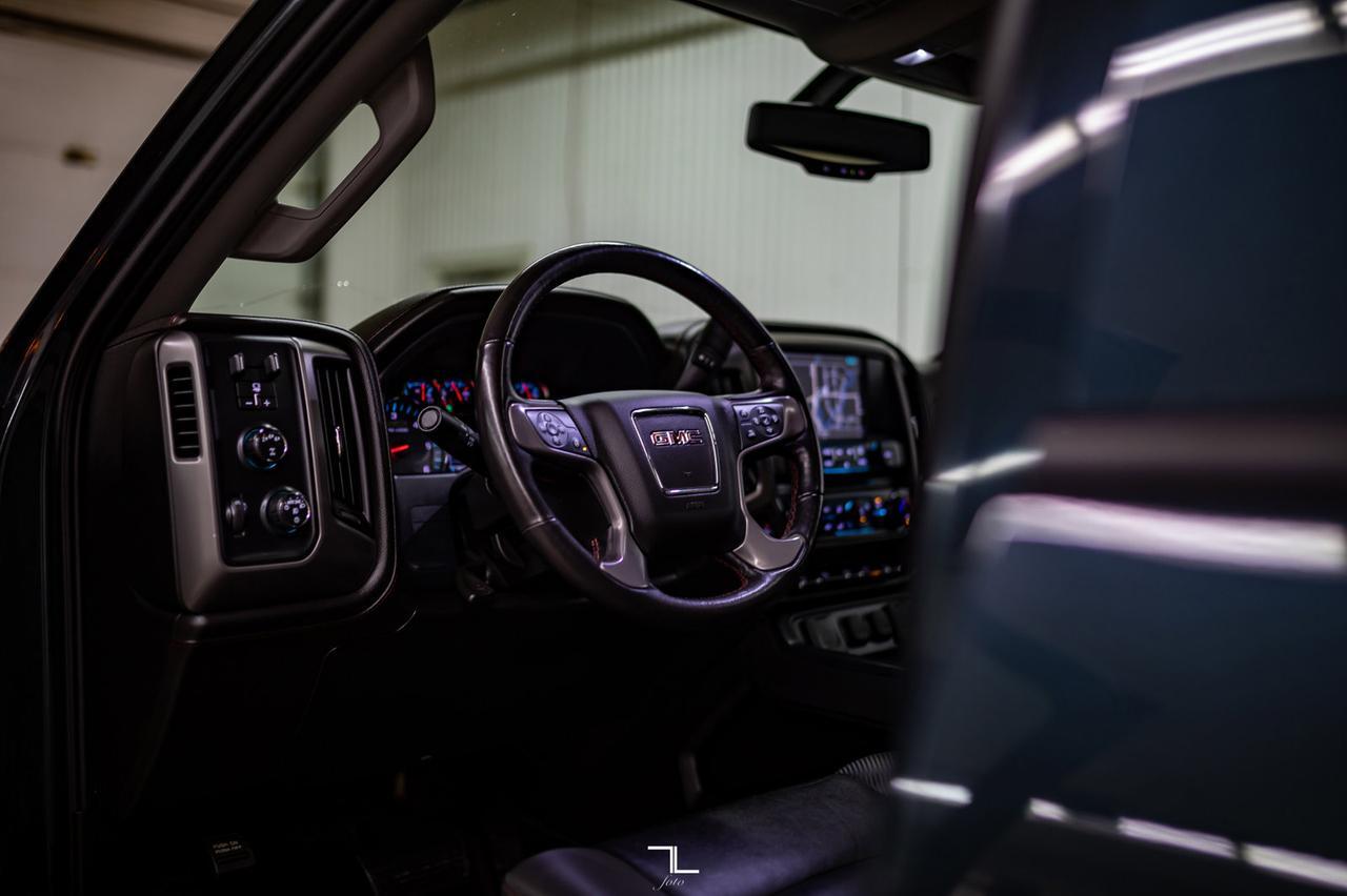 2019 GMC Sierra 2500HD 4x4 Crew Cab All Terrain Leather Roof Nav BCam Red Deer AB