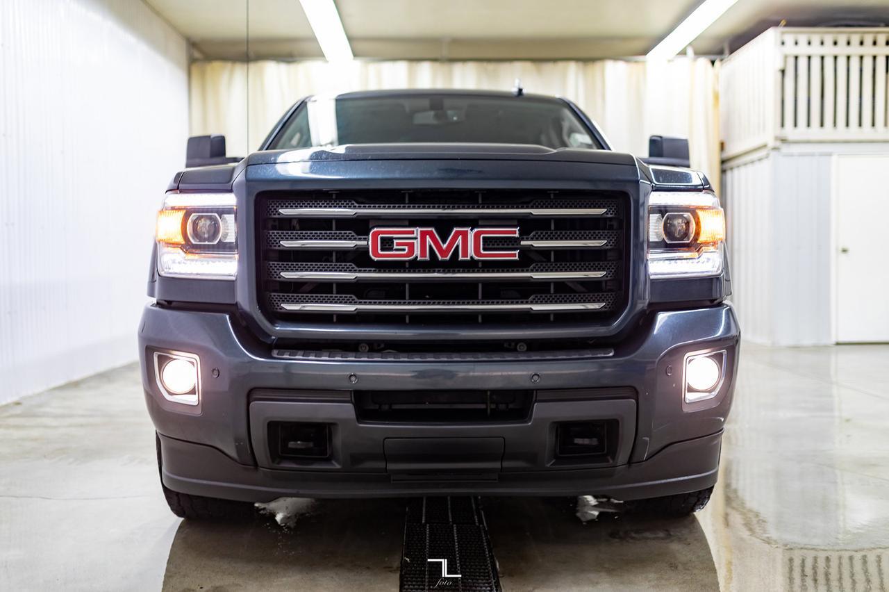 2019 GMC Sierra 2500HD 4x4 Crew Cab All Terrain Leather Roof Nav BCam Red Deer AB