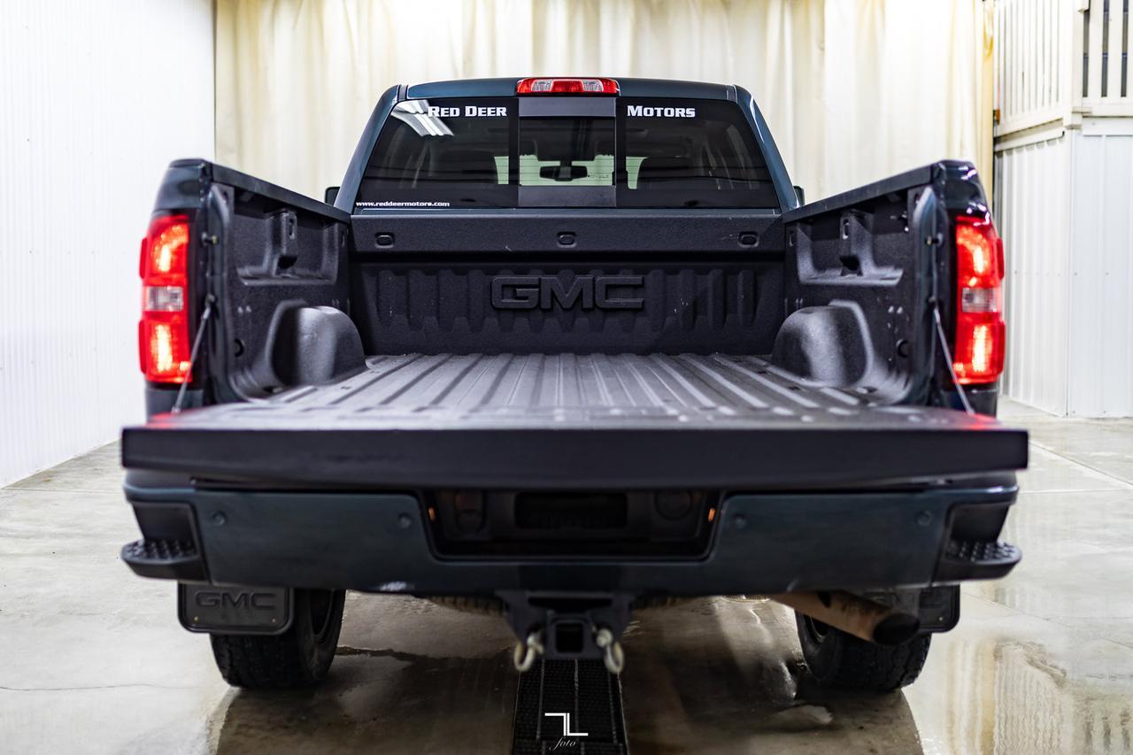 2019 GMC Sierra 2500HD 4x4 Crew Cab All Terrain Leather Roof Nav BCam Red Deer AB