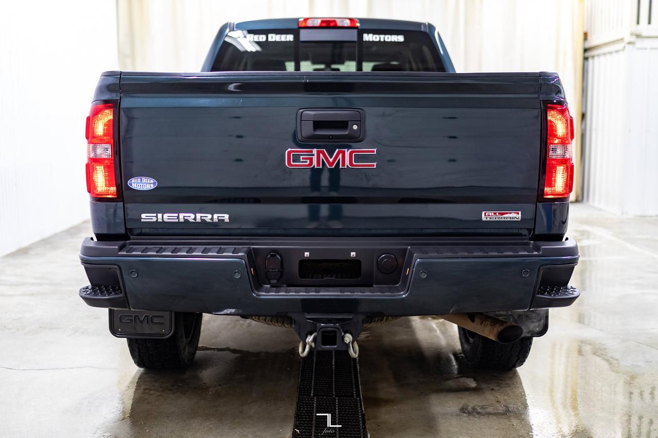 2019 GMC Sierra 2500HD 4x4 Crew Cab All Terrain Leather Roof Nav BCam Red Deer AB