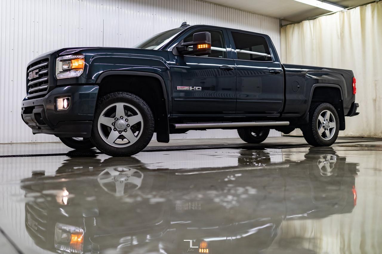 2019 GMC Sierra 2500HD 4x4 Crew Cab All Terrain Leather Roof Nav BCam Red Deer AB