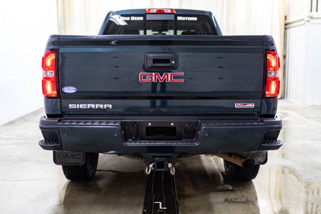 2019 GMC Sierra 2500HD 4x4 Crew Cab All Terrain Leather Roof Nav BCam Red Deer AB