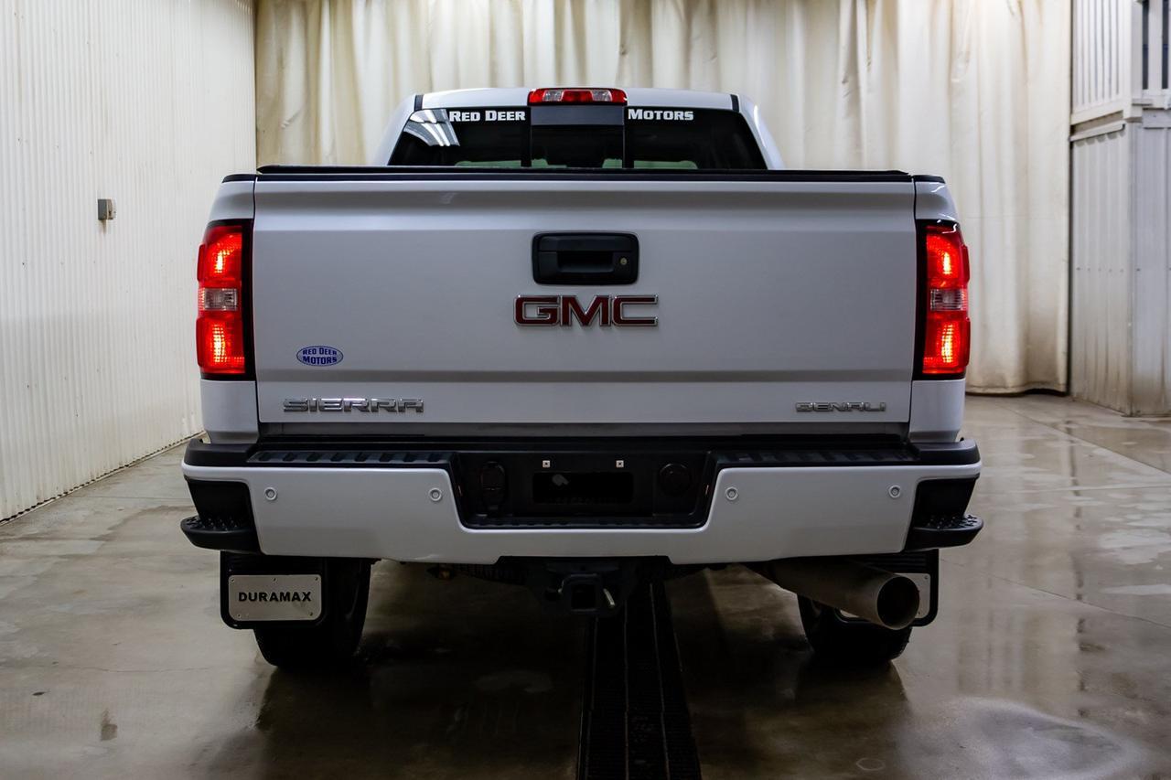 2019 GMC Sierra 2500HD 4x4 Crew Cab Denali Diesel Leather Roof Nav Red Deer AB