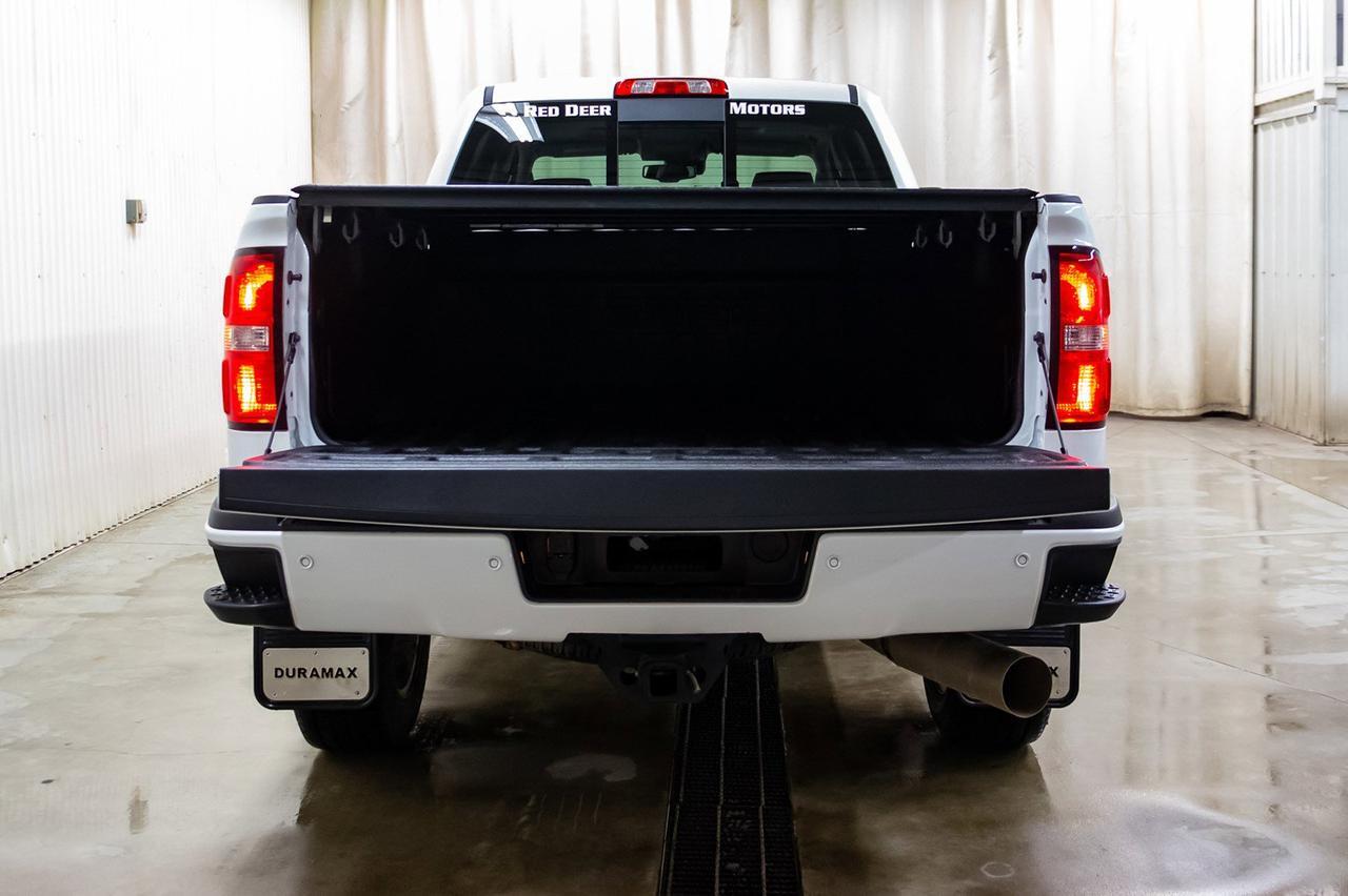 2019 GMC Sierra 2500HD 4x4 Crew Cab Denali Diesel Leather Roof Nav Red Deer AB