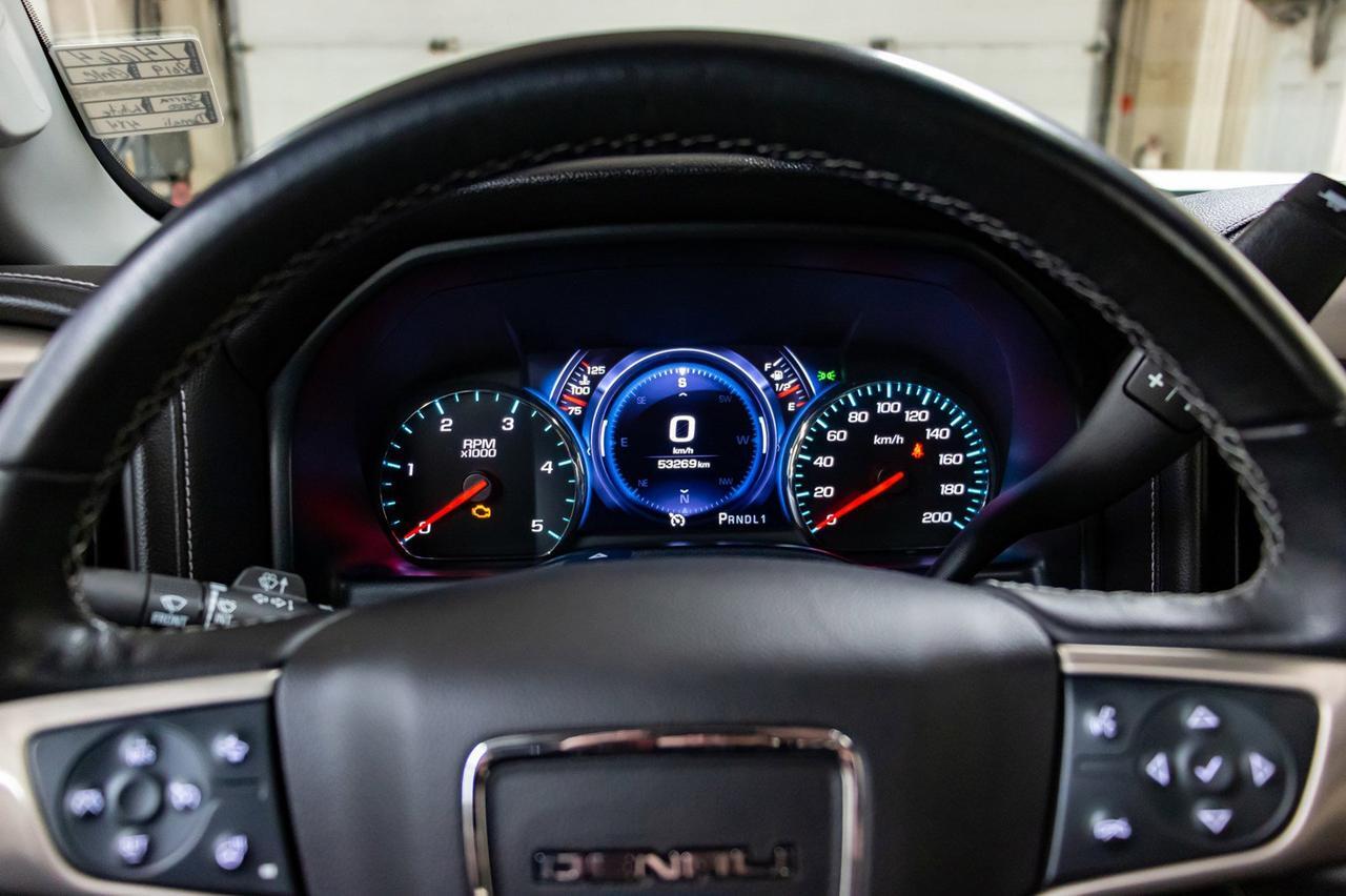 2019 GMC Sierra 2500HD 4x4 Crew Cab Denali Diesel Leather Roof Nav Red Deer AB