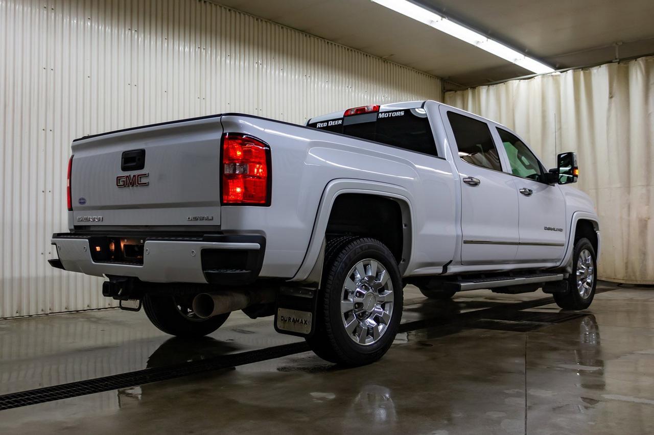 2019 GMC Sierra 2500HD 4x4 Crew Cab Denali Diesel Leather Roof Nav Red Deer AB