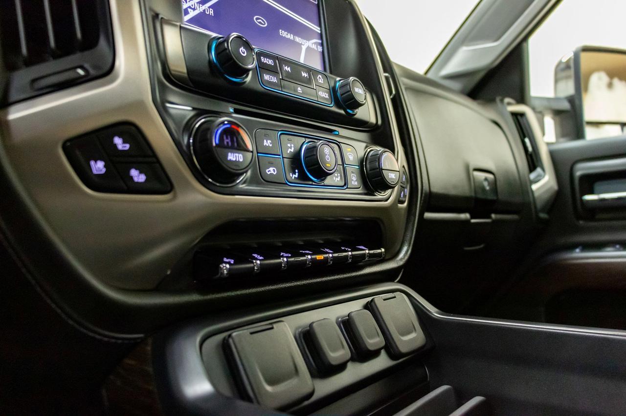 2019 GMC Sierra 2500HD 4x4 Crew Cab Denali Diesel Leather Roof Nav Red Deer AB