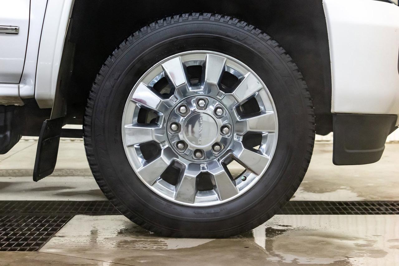 2019 GMC Sierra 2500HD 4x4 Crew Cab Denali Diesel Leather Roof Nav Red Deer AB