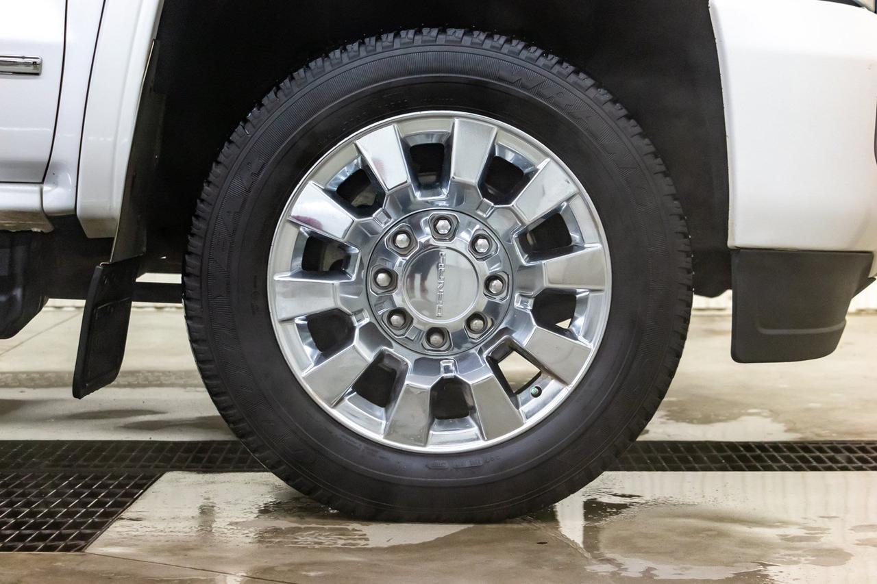 2019 GMC Sierra 2500HD 4x4 Crew Cab Denali Diesel Leather Roof Nav Red Deer AB