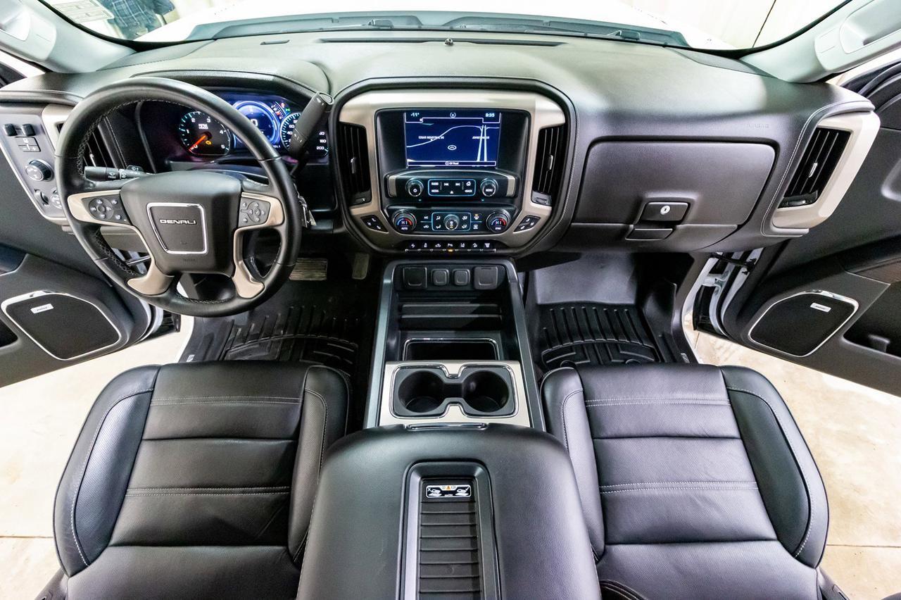 2019 GMC Sierra 2500HD 4x4 Crew Cab Denali Diesel Leather Roof Nav Red Deer AB