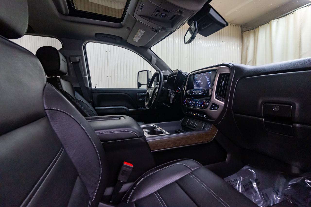 2019 GMC Sierra 2500HD 4x4 Crew Cab Denali Diesel Lift Leather Roof Nav Red Deer AB