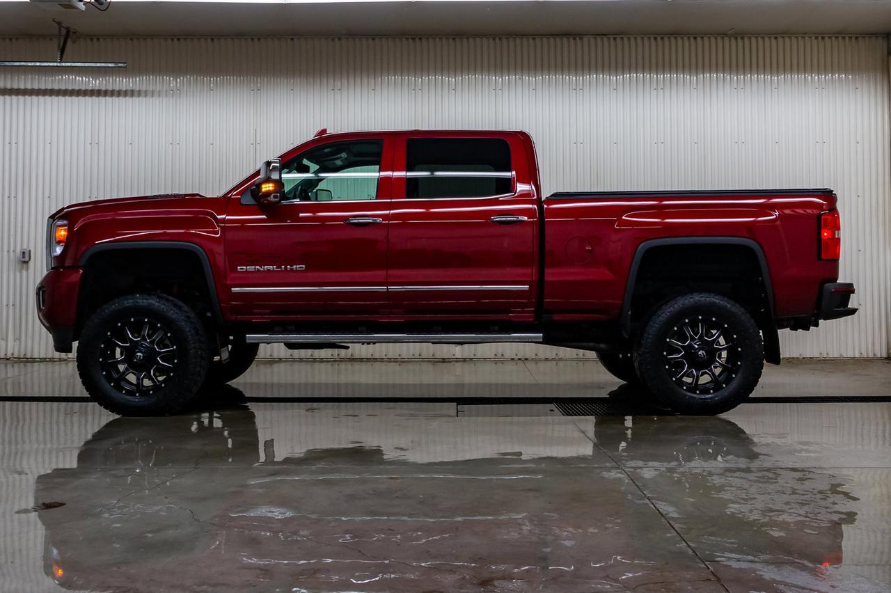 2019 GMC Sierra 2500HD 4x4 Crew Cab Denali Diesel Lift Leather Roof Nav Red Deer AB
