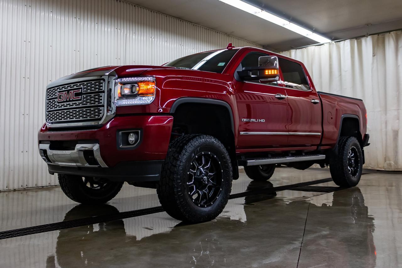 2019 GMC Sierra 2500HD 4x4 Crew Cab Denali Diesel Lift Leather Roof Nav Red Deer AB