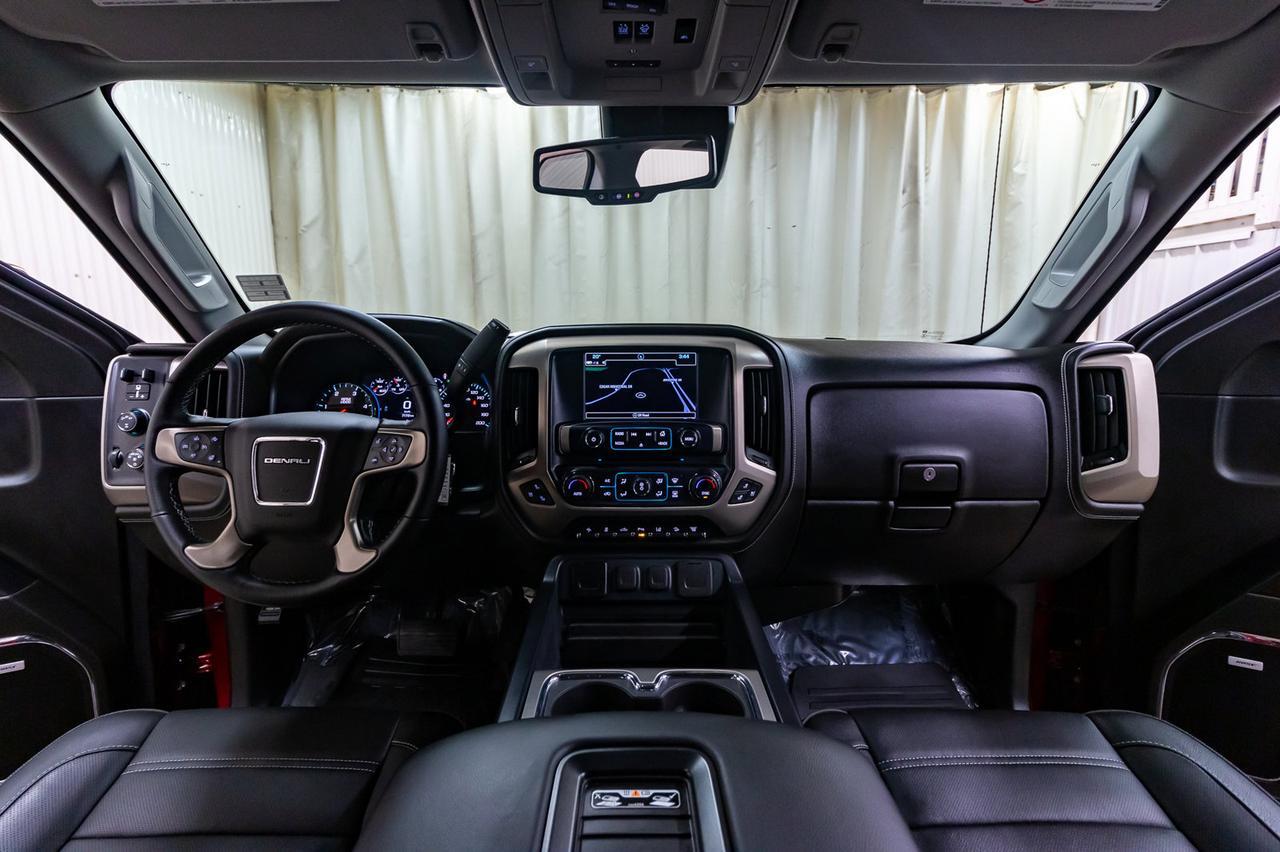 2019 GMC Sierra 2500HD 4x4 Crew Cab Denali Diesel Lift Leather Roof Nav Red Deer AB