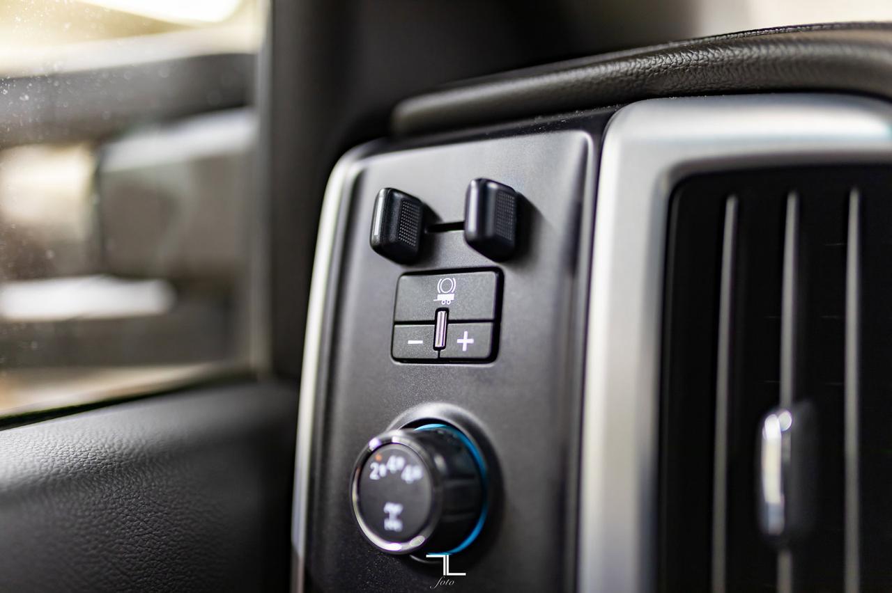 2019 GMC Sierra 2500HD 4x4 Dbl Cab SLE Z71 BCam Bluetooth Red Deer AB