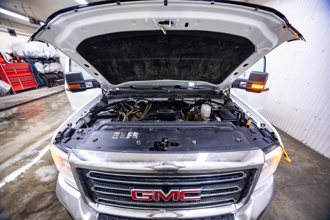 2019 GMC Sierra 2500HD 4x4 Reg Cab WT Longbox BCam Red Deer AB