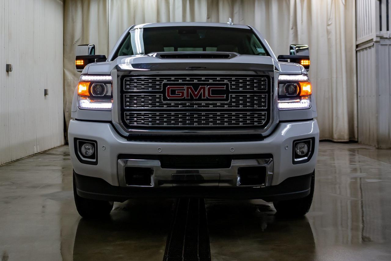 2019 GMC Sierra 3500HD 4x4 Crew Cab Denali Diesel Leather Roof Nav Red Deer AB