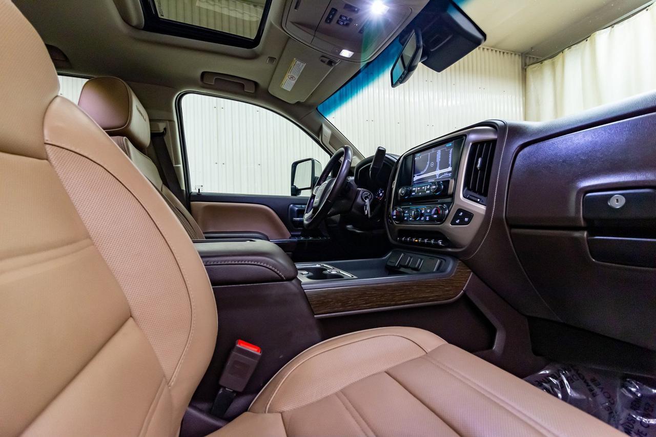 2019 GMC Sierra 3500HD 4x4 Crew Cab Denali Diesel Leather Roof Nav Red Deer AB