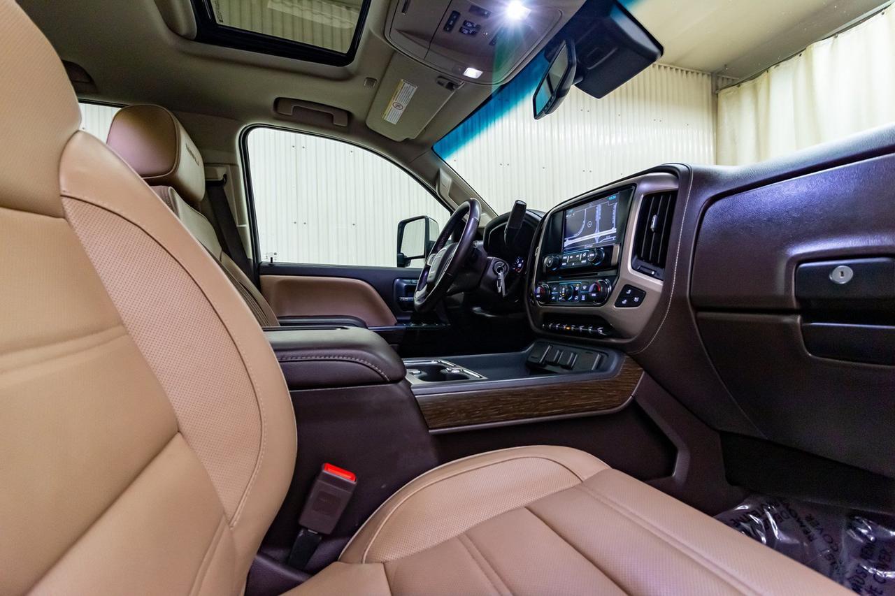 2019 GMC Sierra 3500HD 4x4 Crew Cab Denali Diesel Leather Roof Nav Red Deer AB
