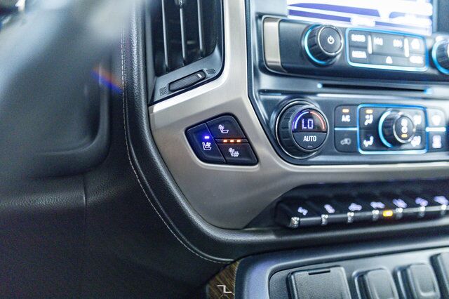 2019 GMC Sierra 3500HD 4x4 Crew Cab Denali Diesel Longbox Leather Roof Nav Red Deer AB