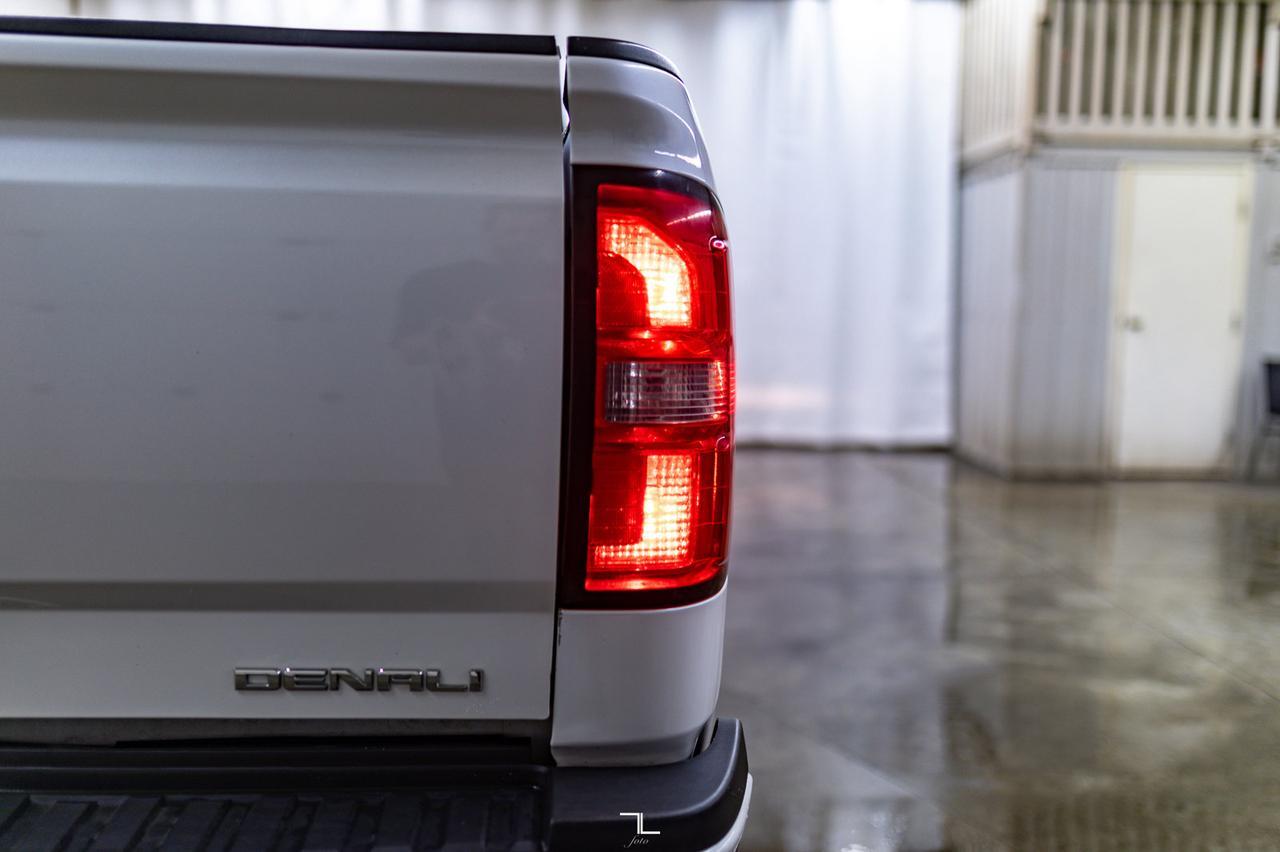 2019 GMC Sierra 3500HD 4x4 Crew Cab Denali Diesel Longbox Leather Roof Nav Red Deer AB