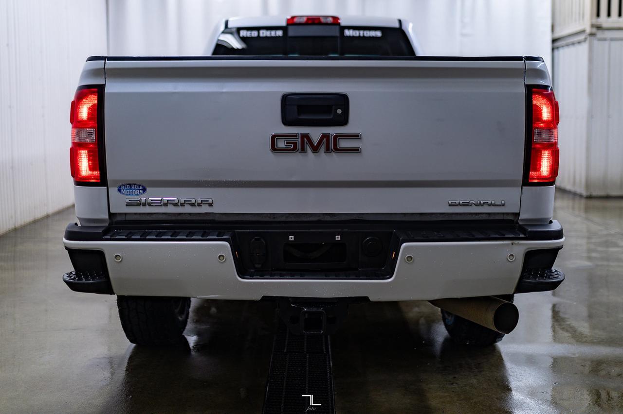 2019 GMC Sierra 3500HD 4x4 Crew Cab Denali Diesel Longbox Leather Roof Nav Red Deer AB