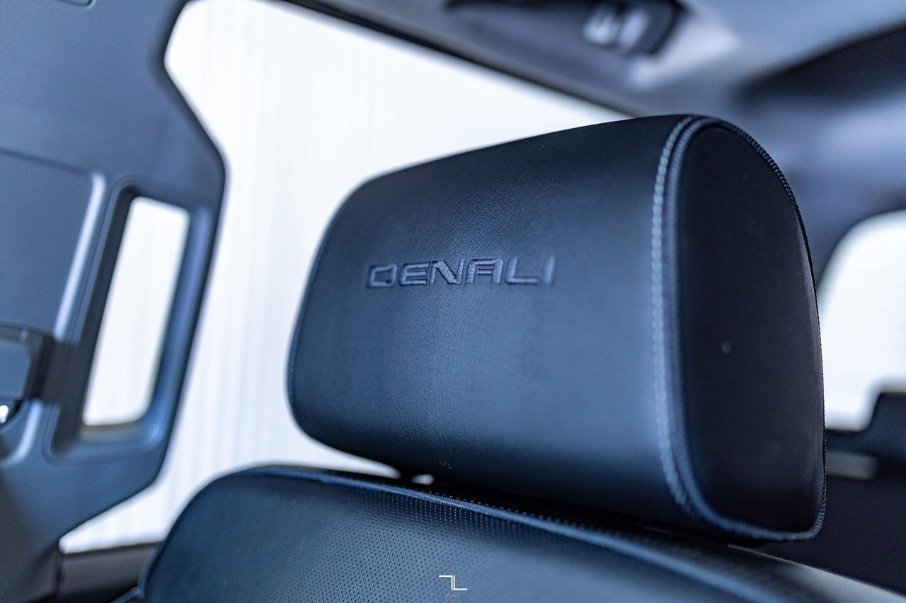 2019 GMC Sierra 3500HD 4x4 Crew Cab Denali Diesel Longbox Leather Roof Nav Red Deer AB