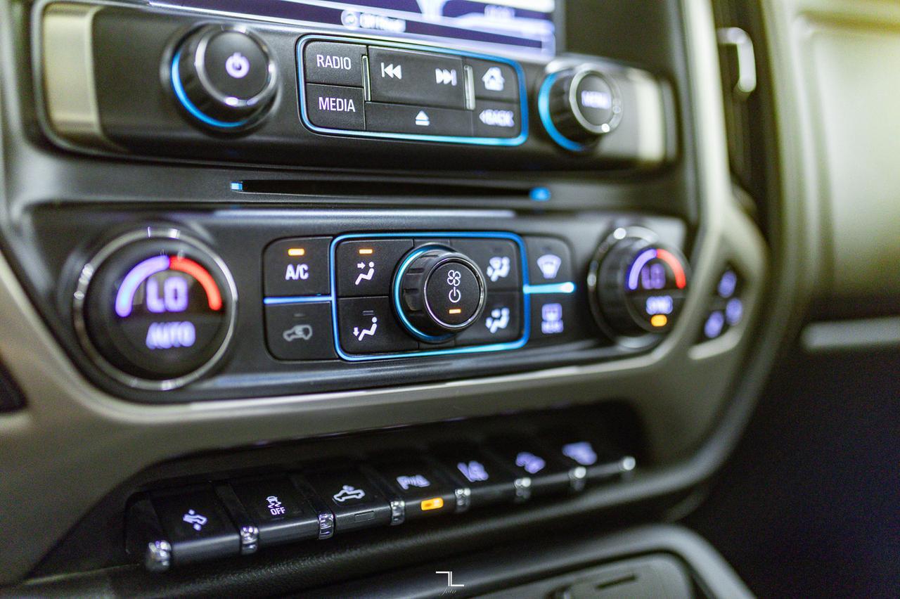 2019 GMC Sierra 3500HD 4x4 Crew Cab Denali Diesel Longbox Leather Roof Nav Red Deer AB