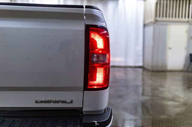 2019 GMC Sierra 3500HD 4x4 Crew Cab Denali Diesel Longbox Leather Roof Nav Red Deer AB