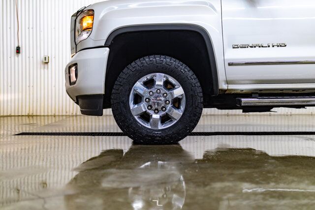 2019 GMC Sierra 3500HD 4x4 Crew Cab Denali Diesel Longbox Leather Roof Nav Red Deer AB