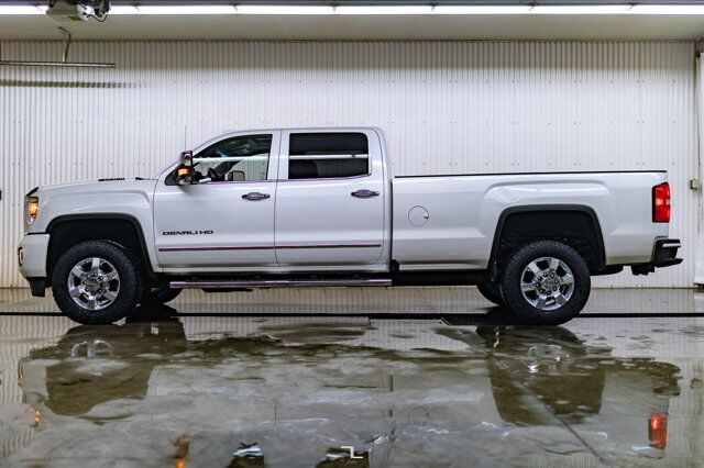 2019 GMC Sierra 3500HD 4x4 Crew Cab Denali Diesel Longbox Leather Roof Nav Red Deer AB