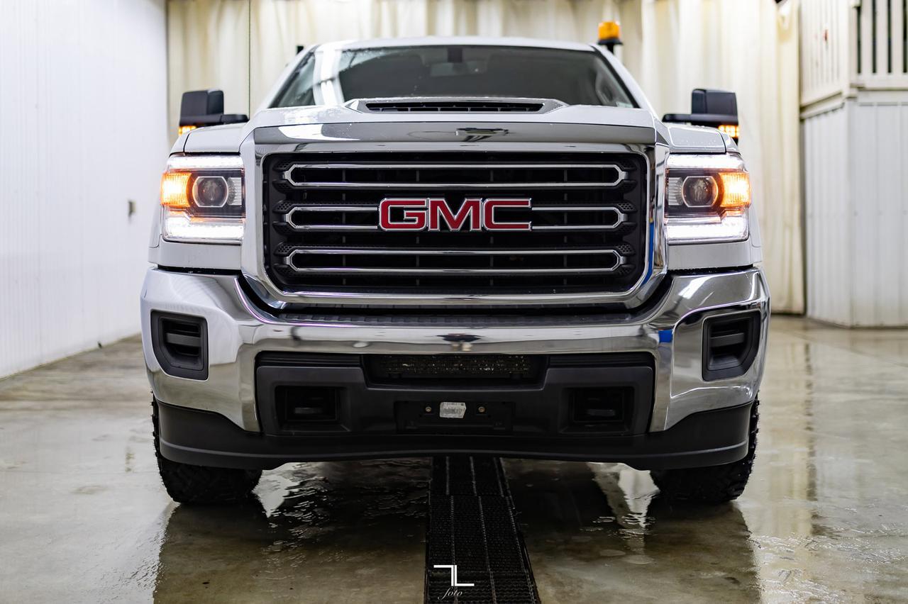 2019 GMC Sierra 3500HD 4x4 Crew Cab SLE Deck Diesel Red Deer AB