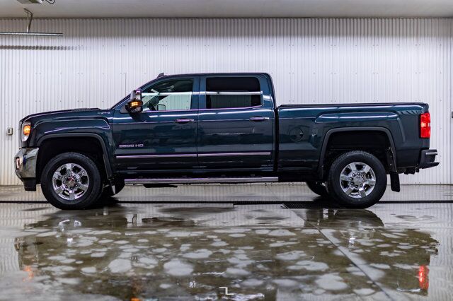 2019 GMC Sierra 3500HD 4x4 Crew Cab SLT Diesel Leather Nav BCam Red Deer AB