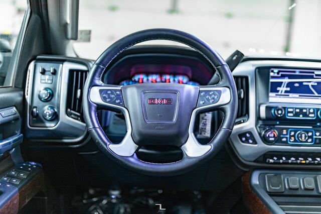 2019 GMC Sierra 3500HD 4x4 Crew Cab SLT Diesel Leather Nav BCam Red Deer AB