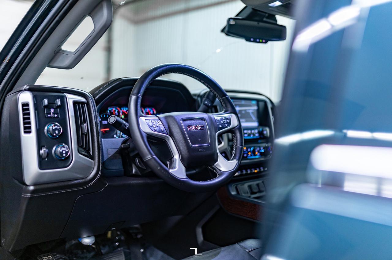 2019 GMC Sierra 3500HD 4x4 Crew Cab SLT Diesel Leather Nav BCam Red Deer AB