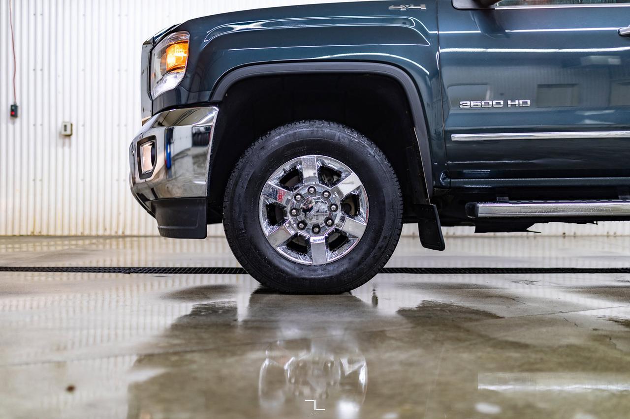 2019 GMC Sierra 3500HD 4x4 Crew Cab SLT Diesel Leather Nav BCam Red Deer AB