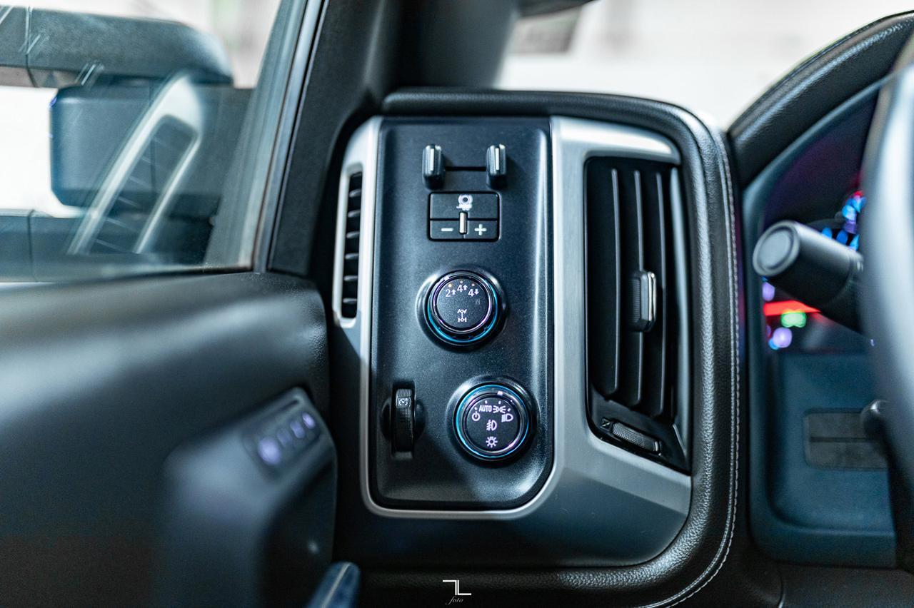 2019 GMC Sierra 3500HD 4x4 Crew Cab SLT Diesel Leather Nav BCam Red Deer AB