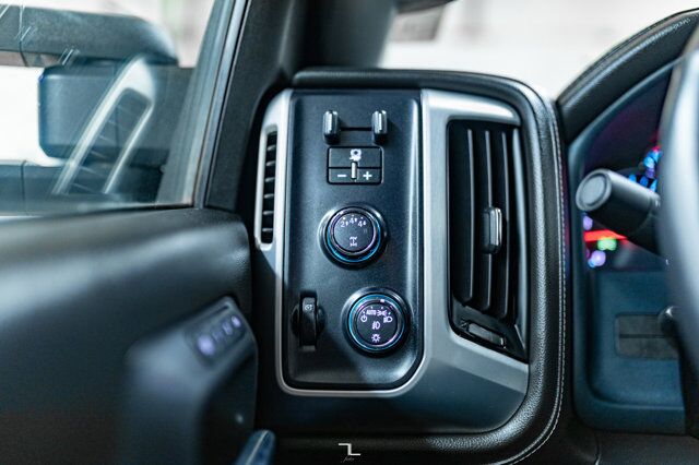 2019 GMC Sierra 3500HD 4x4 Crew Cab SLT Diesel Leather Nav BCam Red Deer AB