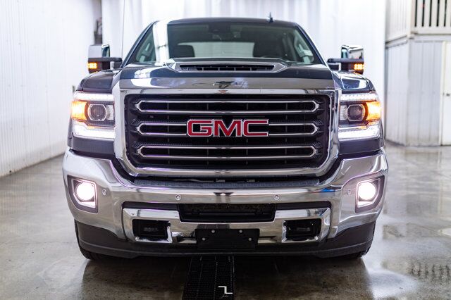 2019 GMC Sierra 3500HD 4x4 Crew Cab SLT Diesel Leather Nav BCam Red Deer AB