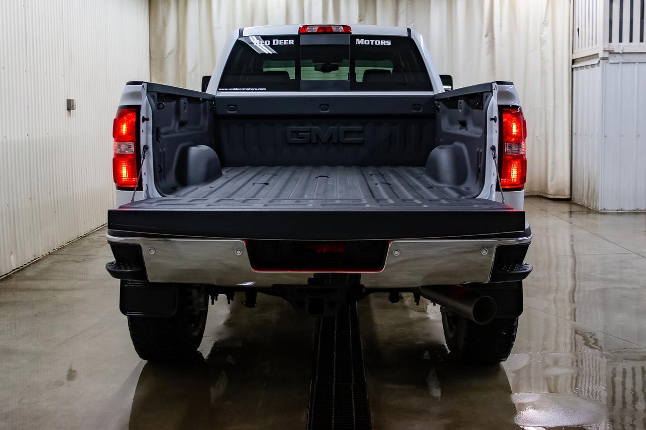 2019 GMC Sierra 3500HD 4x4 Crew Cab SLT Z71 Diesel 6" Lift Leather Roof Nav Red Deer AB